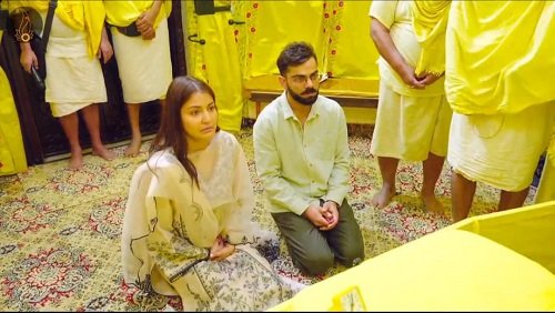 Virat Kohli and Anushka Sharma reached Mathura to seek blessings from Premananda Maharaj