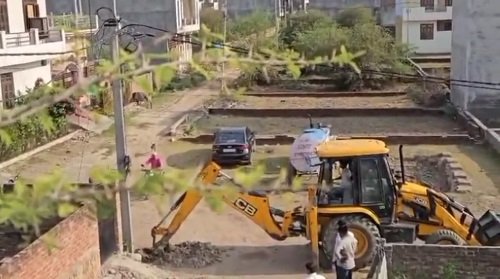 Land mafia wreaks havoc in Sadaruna: The bullies broke the ramps of the houses, disturbed the people by digging the road