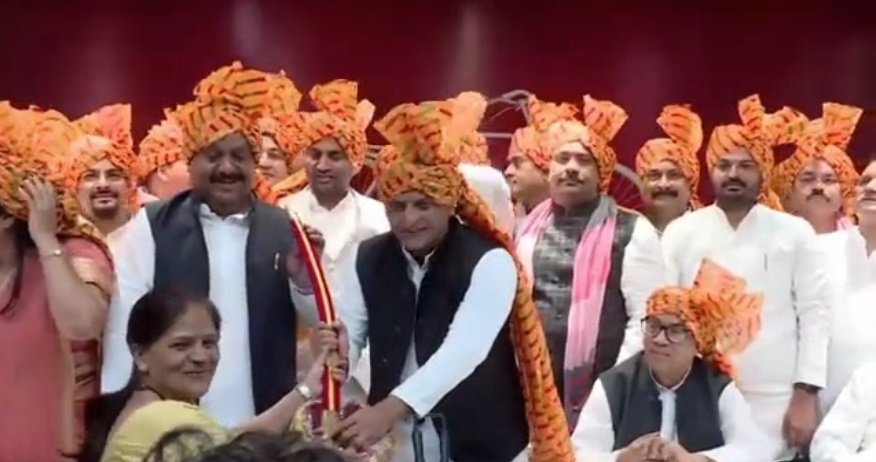 Akhilesh Yadav's press conference: "If the government is formed, a statue of Maharana Pratap with a golden sword will be installed on the river front"