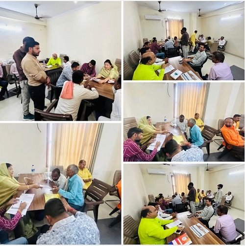 Unnao: District Panchayat President Shakun Singh heard public problems on the public representative office day, gave instructions for immediate solution