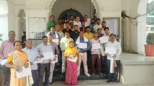 On International Labour Day, 30 excellent workers were honoured by the Municipal Corporation