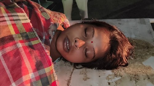 Aligarh: Body of a woman found hanging from a noose, police arrived after information from family, investigation underway