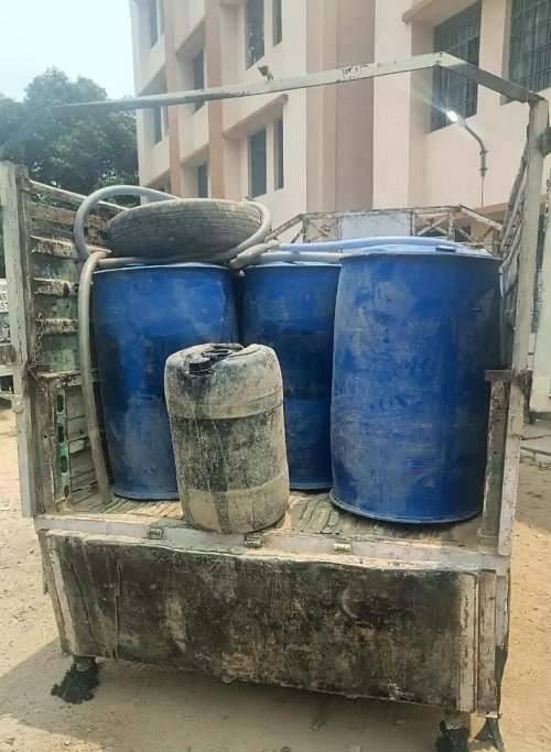 Gang selling petrol and diesel mixed with chemicals busted in Sarojini Nagar, five arrested