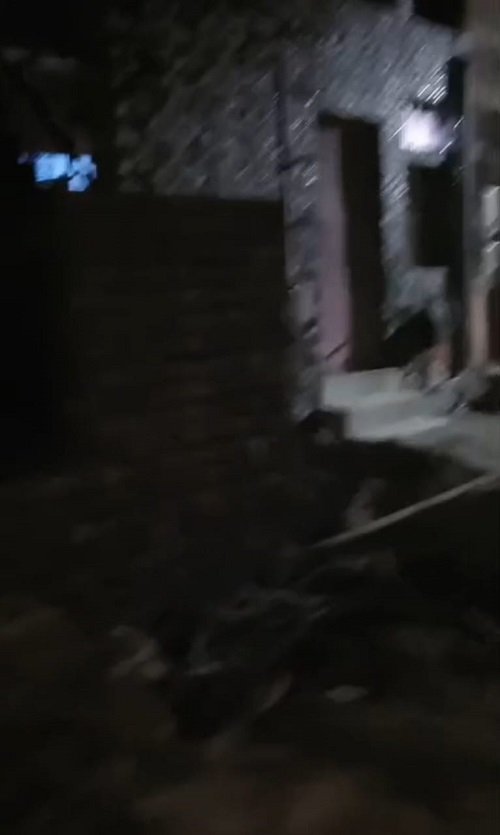 Just 100 meters away from the Taj Mahal, rules are being flouted, illegal construction is being done by blocking the road