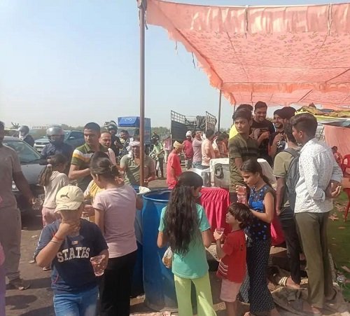 Lucknow: Bhandaara organised in Shanti Nagar of Sarojini Nagar, huge crowd of devotees gathered