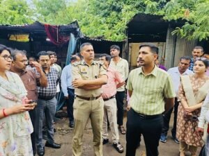 Lucknow: DM Visakh ji and Joint CP LO inspected Talkatora area, emphasised on traffic smoothness and road safety