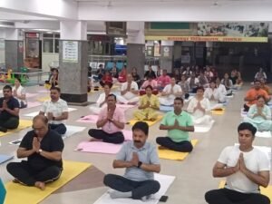 Yoga becomes a lifesaver for health: Special session on Yoga Day at Balrampur Hospital