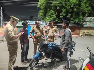 Lucknow: Checking campaign started in the capital at night, action taken against vehicles without number plates and documents