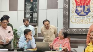 Lucknow: Mayor Sushma Kharkwal launched the user charge online payment process