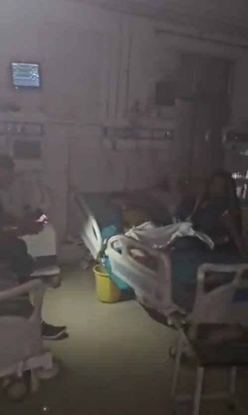 Hardoi: Electricity missing in medical college, patients suffering in heat — power cuts of more than 12 hours in many districts