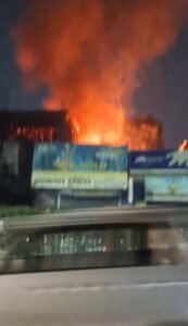 Lucknow: Panic due to fire in a newly constructed house near Kanpur Road Chungi