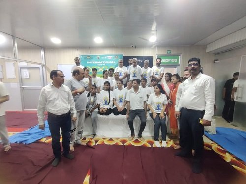 Inspiring event organized at Lok Bandhu Hospital on International Yoga Day, emphasis on the theme "One Earth, One Health"