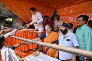 A huge feast was organized in the capital Lucknow