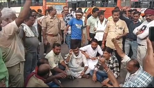 Lucknow: Drivers create ruckus at Kaiserbagh bus depot, buses on Bahraich-Ropediya route stopped