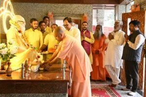 Gorakhpur: CM Yogi reached Gorakhnath temple, took blessings of Baba Gorakhnath