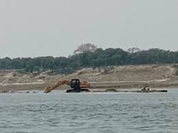Kaushambi: Illegal sand mining is being done by building a dam in Yamuna-Nandi, open violation of NGT rules