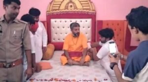 A huge crowd of devotees on Guru Purnima in Ayodhya, a great confluence of faith on the banks of Saryu river