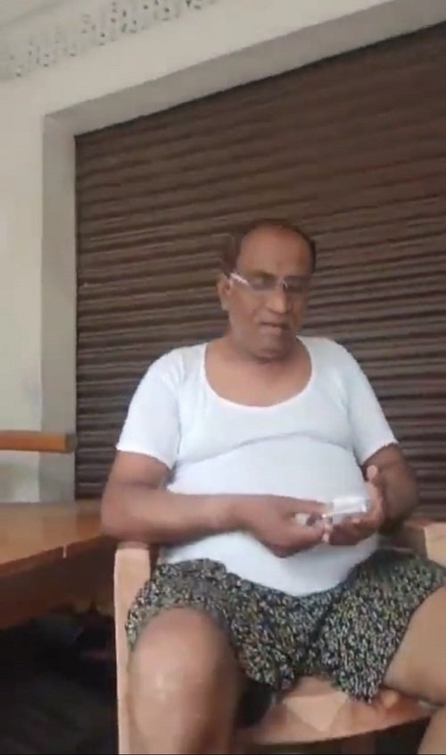 Ayodhya: Video of Lekhpal Rajesh Srivastava posted in Bikapur Tehsil taking bribe goes viral