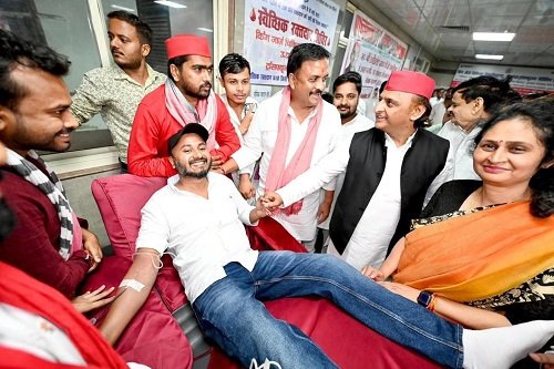 Blood donation camp organised in KGMU on Akhilesh Yadav's birthday, initiative becomes an example of humanity