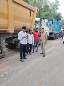 Unnao: Big action against illegal mining, 14 trucks challaned, 2 seized, fine of more than 10 lakhs