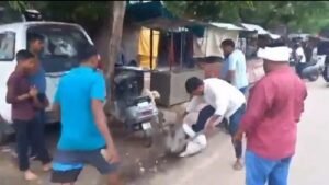 Breaking News: BJP MLA's uncle beaten up on the road in Agra, viral video causes uproar
