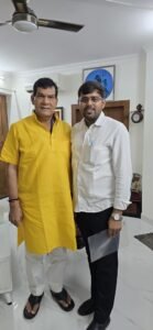 The in-charge raised his voice regarding the problems of contract employees and met Energy Minister AK Sharma.