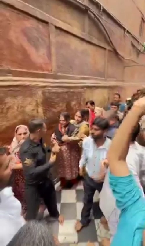 Mathura: UP Energy Minister AK Sharma did not get darshan at Banke Bihari temple in Vrindavan, uproar ensued