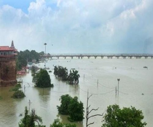 Prayagraj: Ganga and Yamuna rivers in spate in Sangam city, water level continues to fluctuate