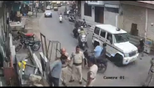 Rajasthan: SHO slaps Muslim shopkeeper, shopkeeper faints – case filed against SHO, investigation begins!