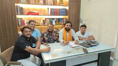 There will be a great battle of Ramayana knowledge in Hathras - Nishwart Seva Sansthan organized a quiz competition in BLS School on July 20