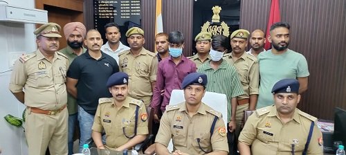 Lucknow: Those who attacked and looted the wife of a secretariat officer have been arrested. They had committed the crime for marriage.