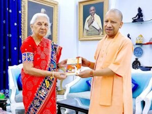 Lucknow: CM Yogi met Governor Anandiben Patel, assembly session will begin from August 11