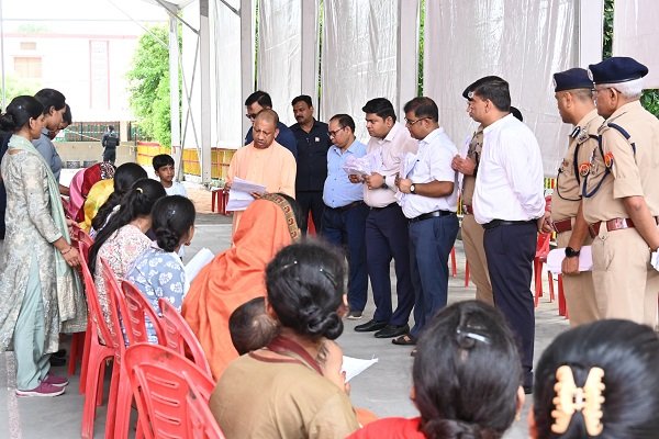 CM Yogi heard the problems of 200 people in Janta Darshan, said- the government stands with every needy person