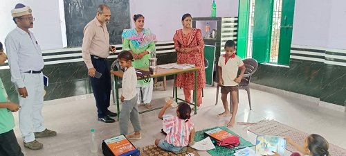 Hathras: CDO's school inspection, big action on irregularities!