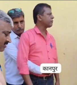 Kanpur: Clerk arrested red handed while taking bribe of Rs 5000 from a handicapped woman