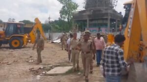 Balrampur: Yogi government's bulldozer roars on Chhangur Baba's illegal empire, action continues for the third day