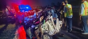 Tragic accident on Yamuna Expressway: High speed vehicle hits auto, two killed, five injured