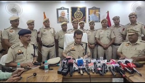 Rohini, Delhi: Police solved blind murder case, six accused including two minors arrested for killing a youth with the intention of robbery