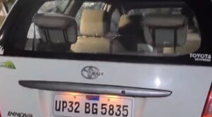 Female railway employee caught red handed taking bribe, CBI raids DRM office