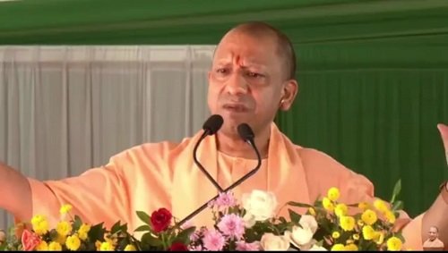 Pratapgarh: Yogi Adityanath's big statement, "Double engine government will not let the demography change"