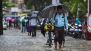 Lucknow: Heavy rain alert issued in many districts of the state, administration on alert