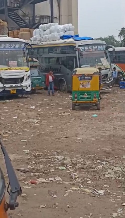 When will the illegal transportation be stopped? When the responsible people have become the protectors! The law is being openly violated in Lucknow
