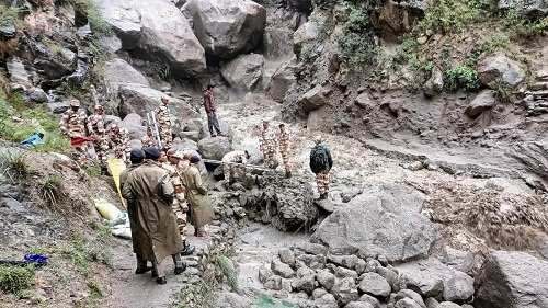 Monsoon havoc in Himachal: 199 deaths, 452 roads closed, loss of Rs 1952 crore; 30 cloudburst incidents recorded so far