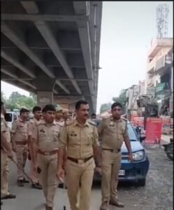 Lucknow: Anti-encroachment drive launched in Sarojini Nagar, strict action taken against illegal carts and parking