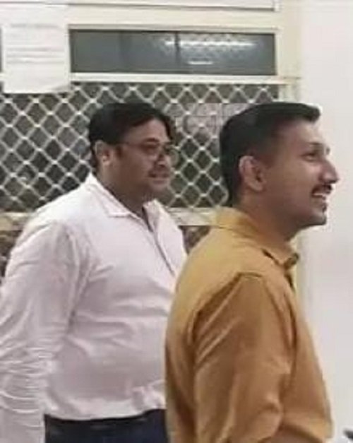 Lucknow: District Magistrate Visakh reached RTO office, completed biometric process for driving license renewal
