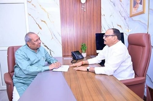 Lucknow: Minister Sanjay Nishad met Deputy CM Brajesh Pathak after threatening to break the alliance