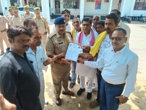 Blackening of Ahir Regiment board – Yadav community in uproar, warning of coming out on the streets!