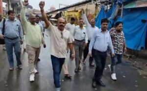 Lucknow: Transport Corporation's strong protest against illegal buses, allegations of collusion on police