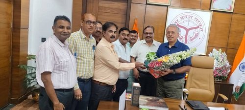 Delegation of State Employees Joint Council met the new Chief Secretary and congratulated him.