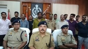 10 crore fraud in the name of land in Ayodhya, husband and wife from Deoria arrested